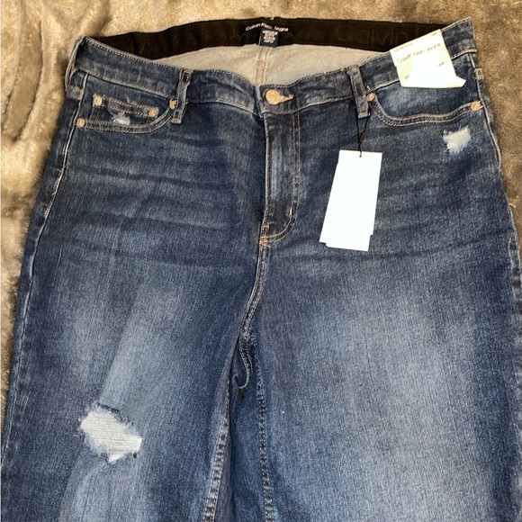NWT Calvin Klein High Rise Straight Distressed Jeans Size 16, 18, 20 - Picture 3 of 8